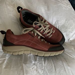 Clark wave walk shoe